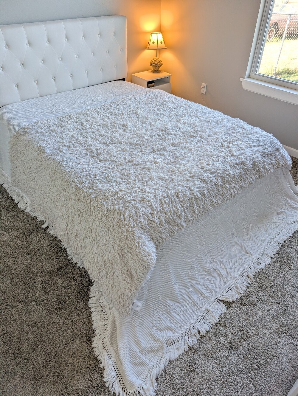 Bebe Girls Luxurious Cream Shaggy Throw Blanket Soft Cozy Bedding Size 60x85